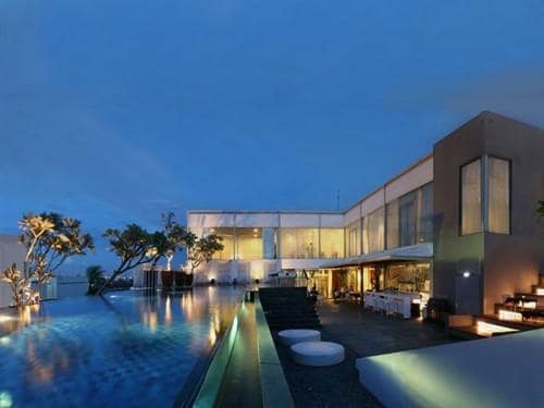 자카르타에서 당신의 성공적인 날을 위한 특별한 비즈니스 호텔 5곳